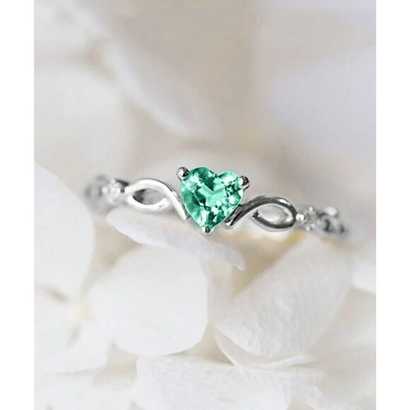 Dainty Silver Green Simulated Peridot Heart Ring Gemstone Crystal Fashion sz: 6 - Picture 2 of 7
